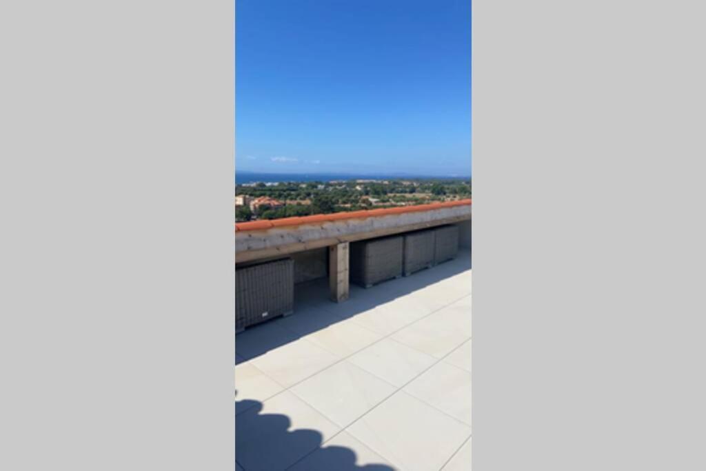 Magnifique Appartement Avec Vue Imprenable La Londe-les-Maures Exteriör bild
